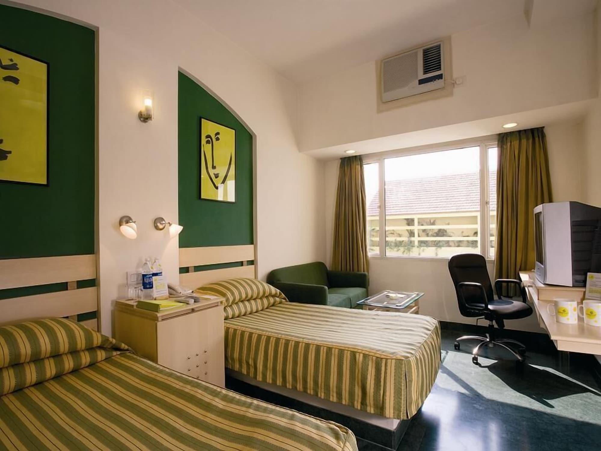 Lemon Tree Hotel, Udyog Vihar, Gurugram Γκουργκάον Εξωτερικό φωτογραφία
