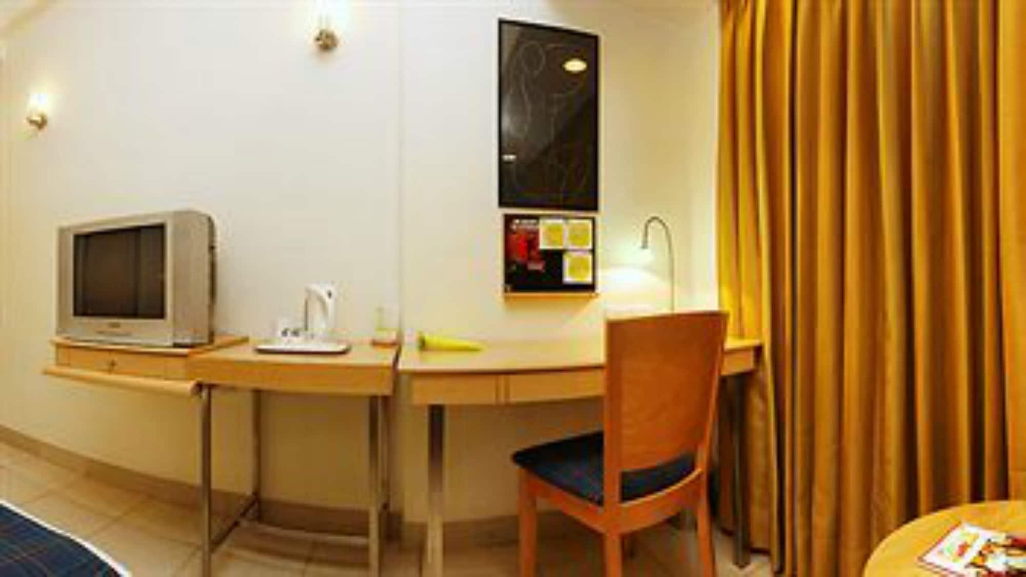 Lemon Tree Hotel, Udyog Vihar, Gurugram Γκουργκάον Εξωτερικό φωτογραφία