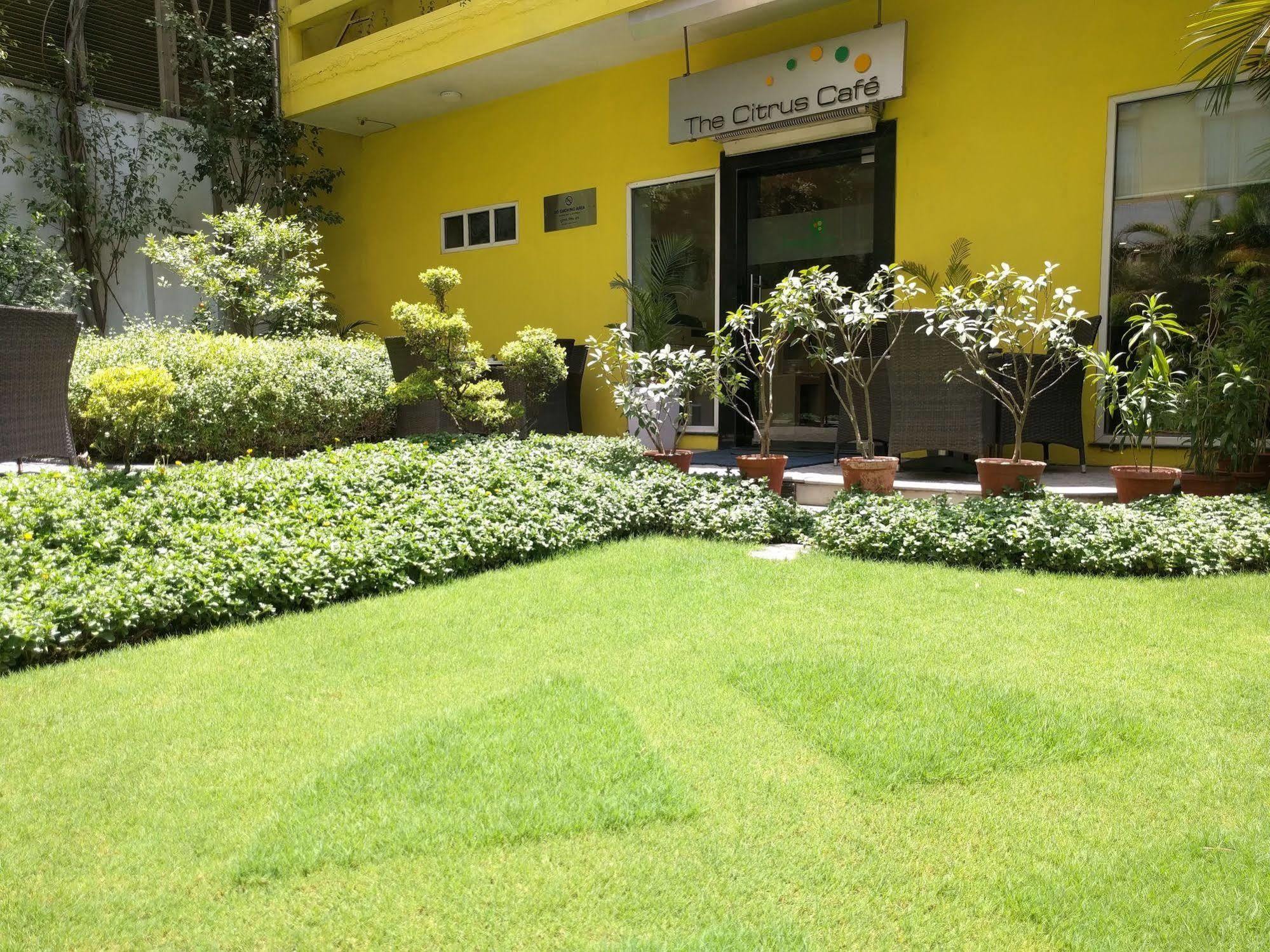 Lemon Tree Hotel, Udyog Vihar, Gurugram Γκουργκάον Εξωτερικό φωτογραφία