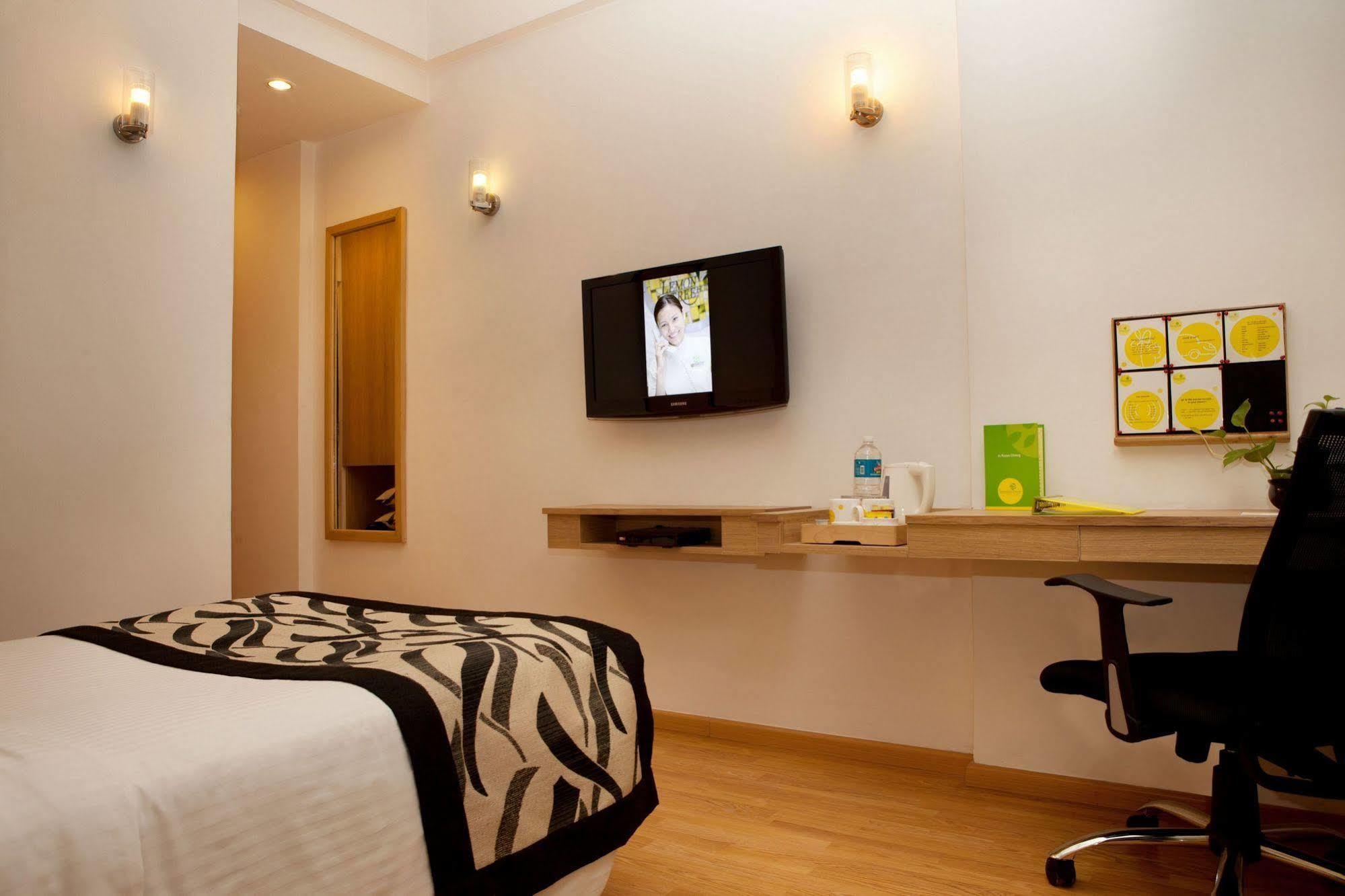Lemon Tree Hotel, Udyog Vihar, Gurugram Γκουργκάον Εξωτερικό φωτογραφία